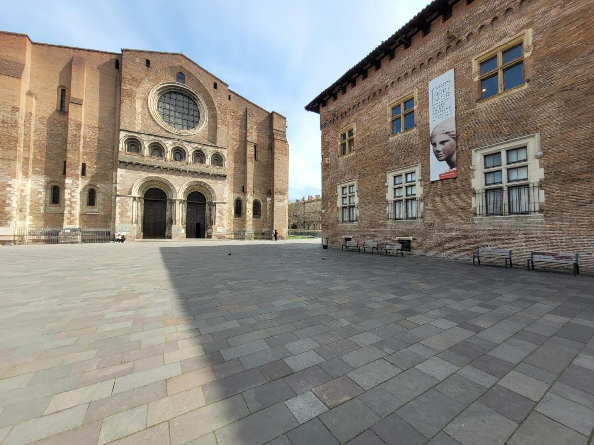 Toulouse - Basilique St-Sernin------- Netflix Exterior photo